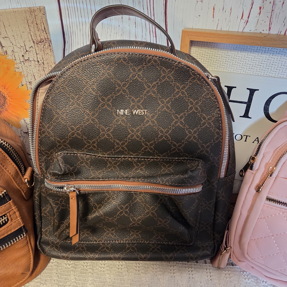 Set Of Backpacks - Picture 2 of 11